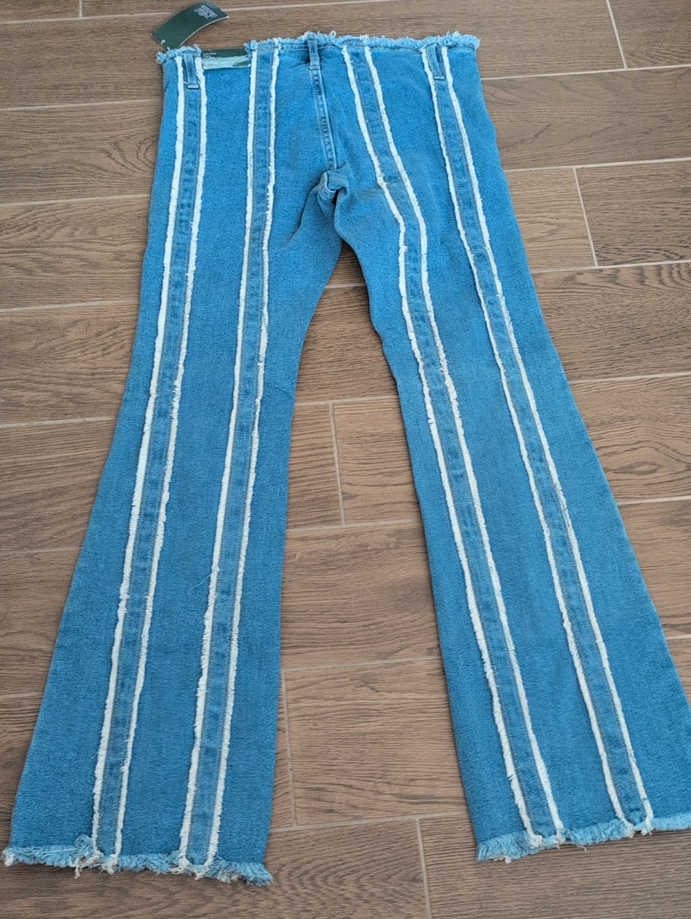 NWT Blue Striped Frayed  Women's 70's Low Rise Flared Jeans Size 6 - Picture 3 of 8